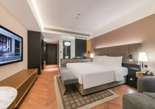 Executive City-View Double Bed Room (Mini Fridge + Flexible Space + Berlin Sofa)
