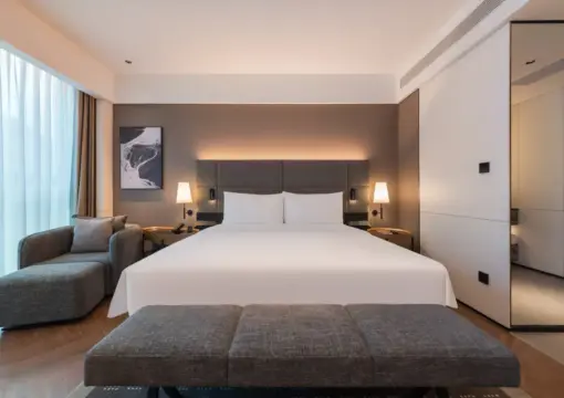 Superior City-View Double Bed Room (Floor-to-Ceiling Window + High Floor View + Bedside Curtains)