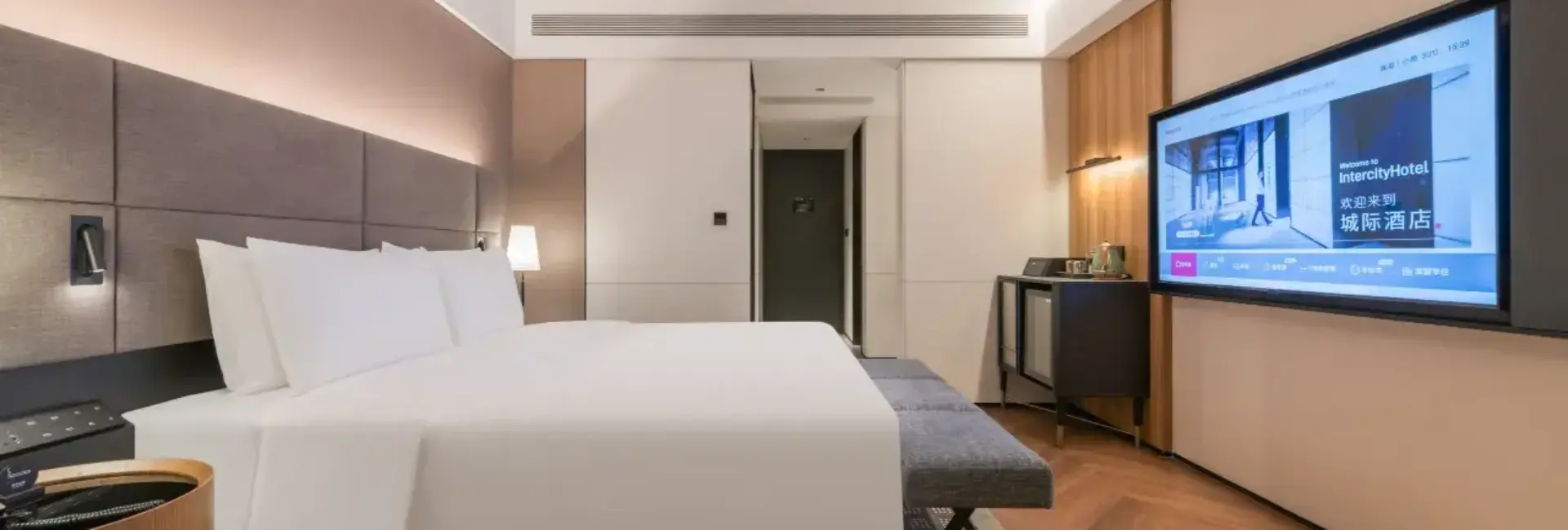 Superior City-View Double Bed Room (Floor-to-Ceiling Window + High Floor View + Bedside Curtains)