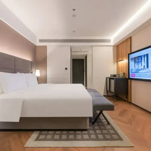 Superior City-View Double Bed Room (Floor-to-Ceiling Window + High Floor View + Bedside Curtains)