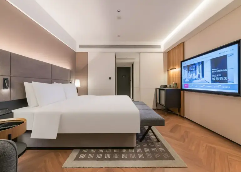 Superior City-View Double Bed Room (Floor-to-Ceiling Window + High Floor View + Bedside Curtains)