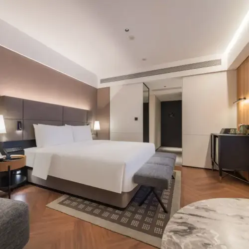 Superior City-View Double Bed Room (Floor-to-Ceiling Window + High Floor View + Bedside Curtains)
