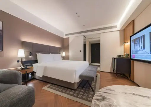 Superior City-View Double Bed Room (Floor-to-Ceiling Window + High Floor View + Bedside Curtains)