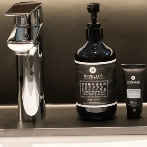Superior City-View Double Bed Room (Floor-to-Ceiling Window + High Floor View + Bedside Curtains)