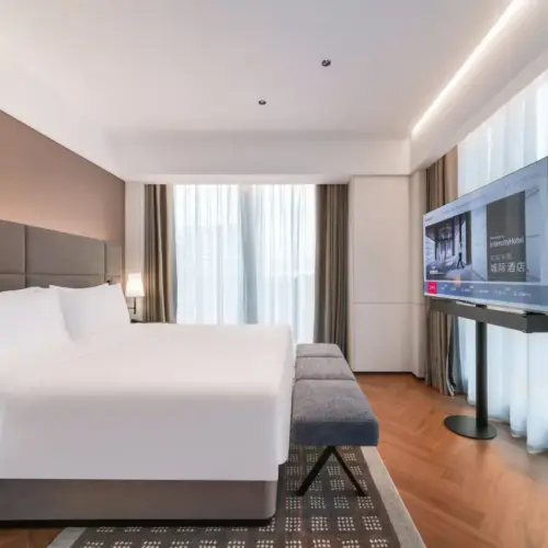 Inter City 270° Executive Suite (Parlor + Spacious And Bright + Sealy Mattress)