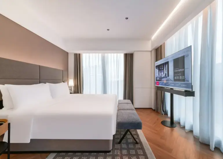 Inter City 270° Executive Suite (Parlor + Spacious And Bright + Sealy Mattress)